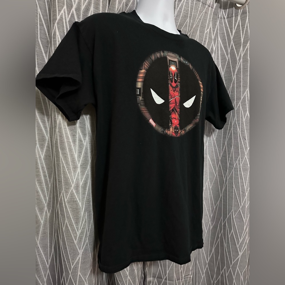 Men’s Large Black Deadpool Comic Graphic T-Shirt